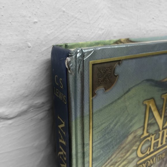 NARNIA CHRONILOGY From the archives of the last king hardcover book - Picture 2 of 3